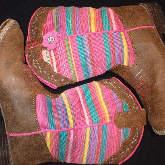 Blazing Roxx - Picture 2 of 3